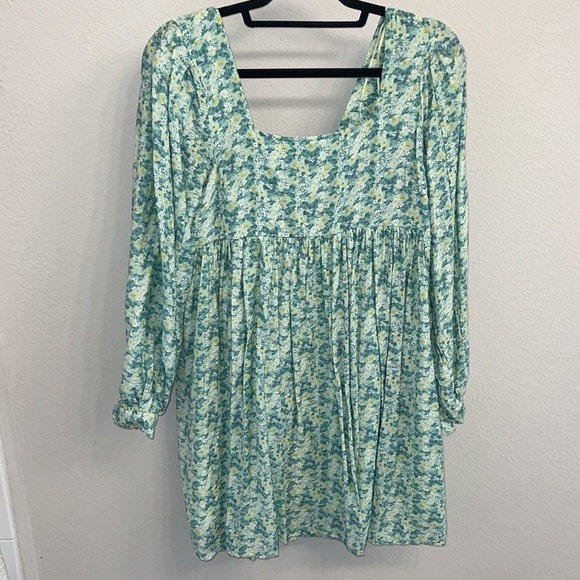 Spring Dress 💙 - Picture 2 of 5